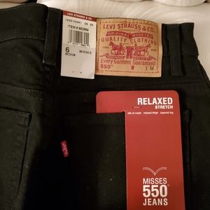 Levis, Misses Genuine Red Tag. New, Black 550 6M